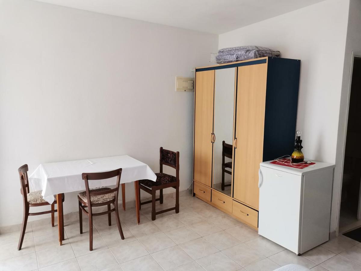 Apartments Radonic Хвар Экстерьер фото