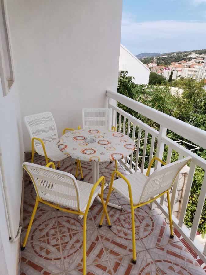 Apartments Radonic Хвар Экстерьер фото
