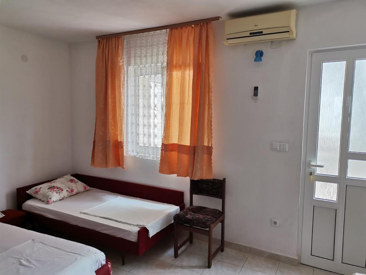 Apartments Radonic Хвар Экстерьер фото